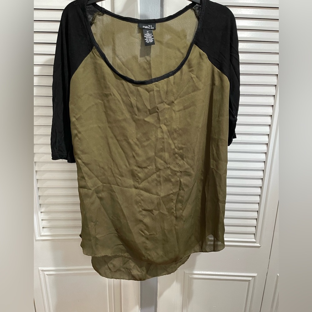 Rue21 top